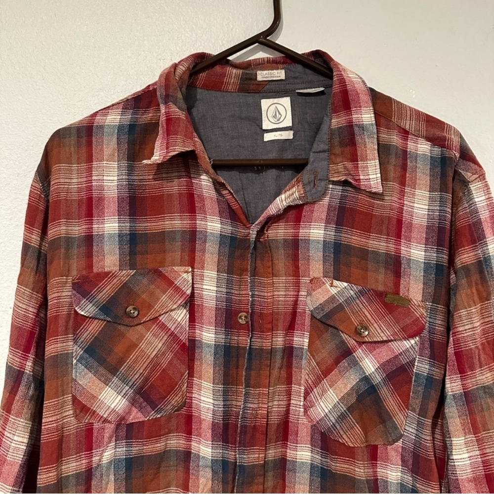 Volcom - Picture 4 of 6